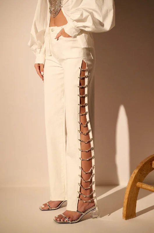 COVERED IN DIAMONDS RELAXED JEANS IN WHITEThe Sale You’ve Been Waiting For!