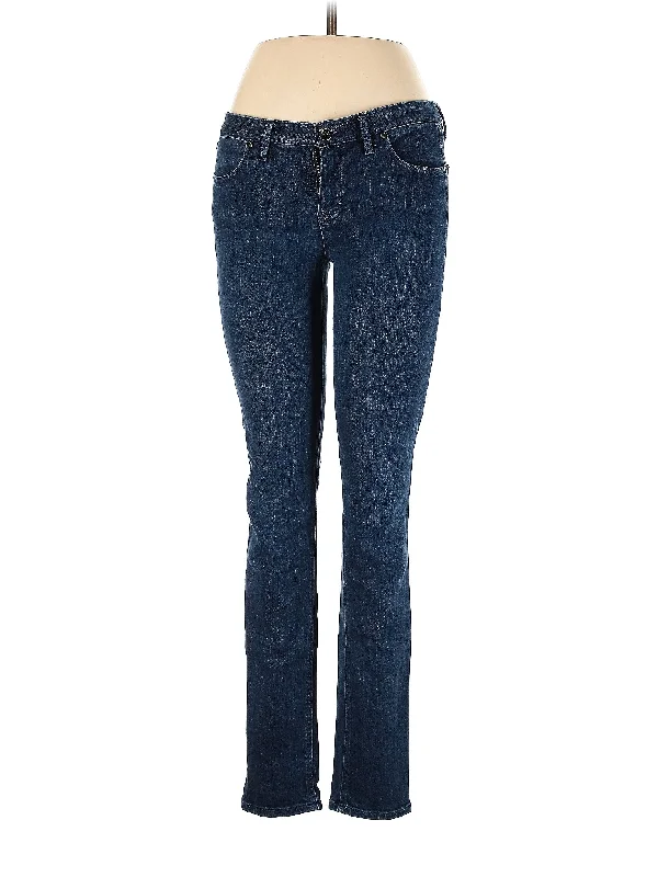 Low-Rise Bootleg Jeans in Dark WashToday’s Deals, Tomorrow’s Regrets!