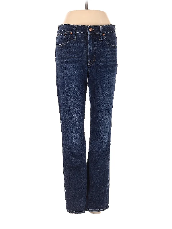 Mid-Rise Bootleg Jeans in Dark WashHurry, Sale Ends Soon!