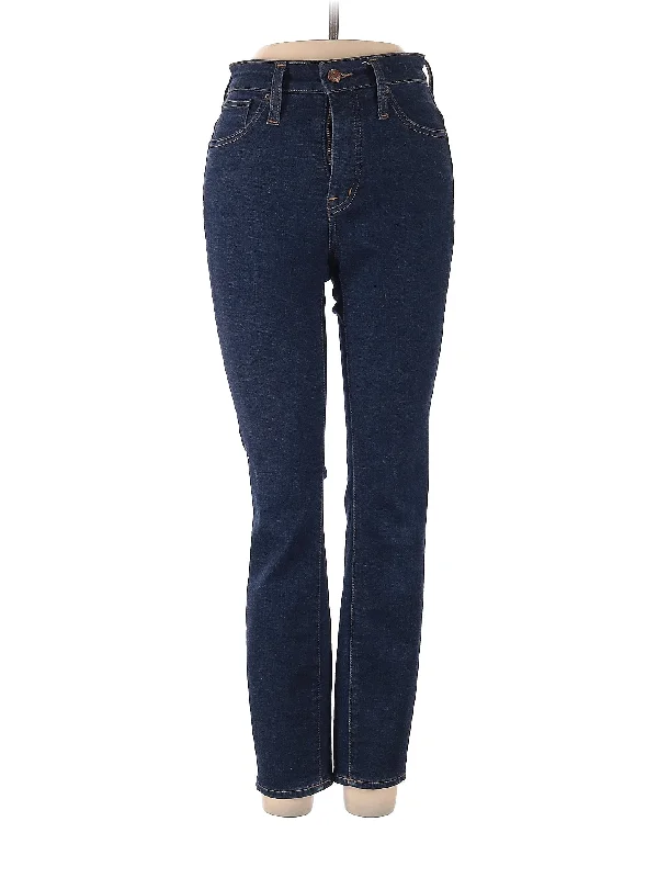 Mid-Rise Bootleg Jeans in Dark WashUnmissable Offers Await!