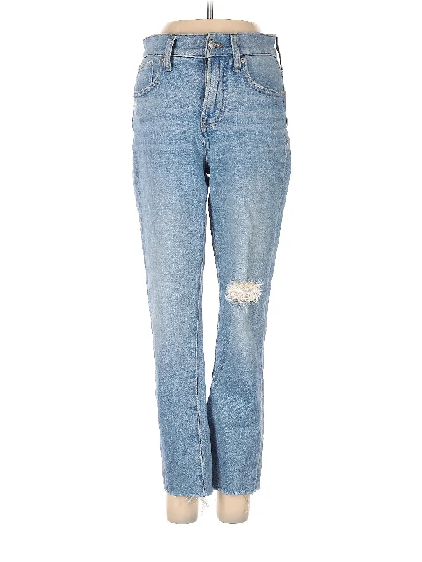 Mid-Rise Bootleg Jeans in Light WashInstant Savings Await!