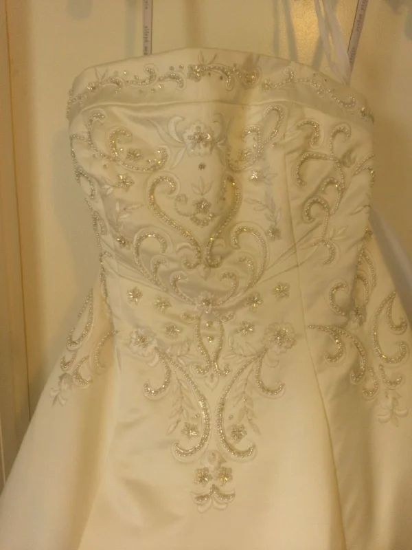 Alfred Angelo Alfred Angelo Dream In Color Size 10Get the Best for Less!