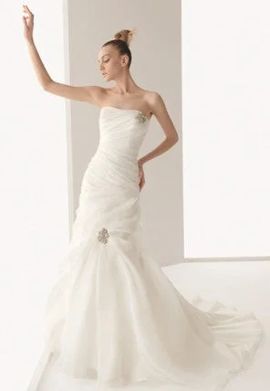 Other Luna Novias GardeniaThe Sale You’ve Been Waiting For!