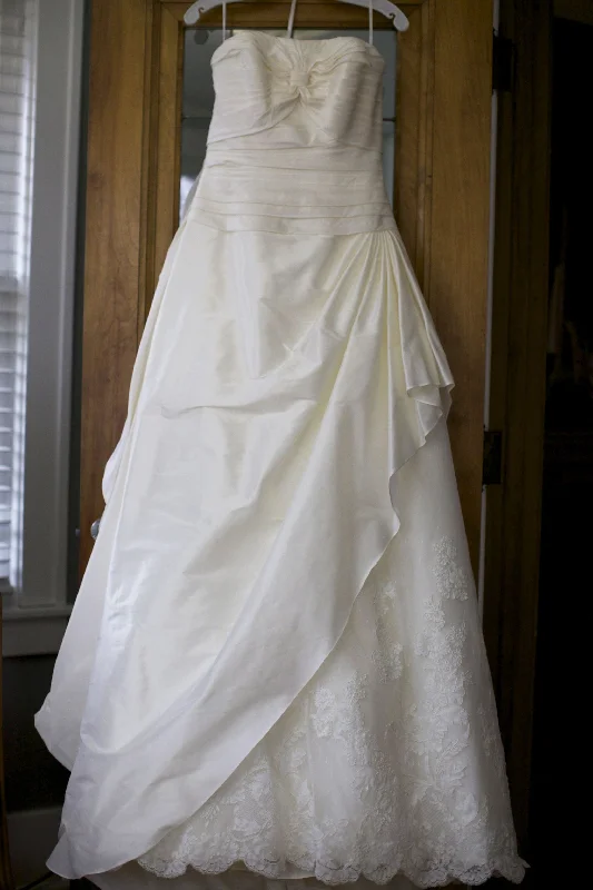 Pronovias MontrealAmazing Prices You Can’t Resist!