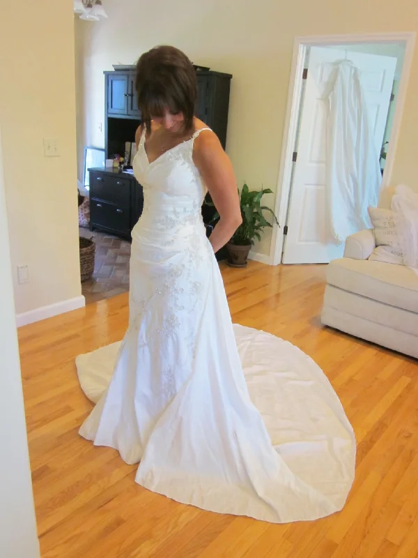 Pronovias Pronovias Satelite Size 8Your Shopping Spree Starts Here!