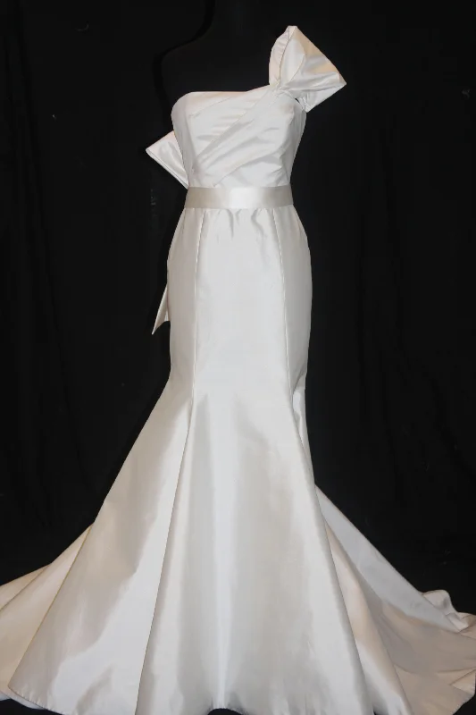 Romona Keveza L252The Sale You’ve Been Waiting For!