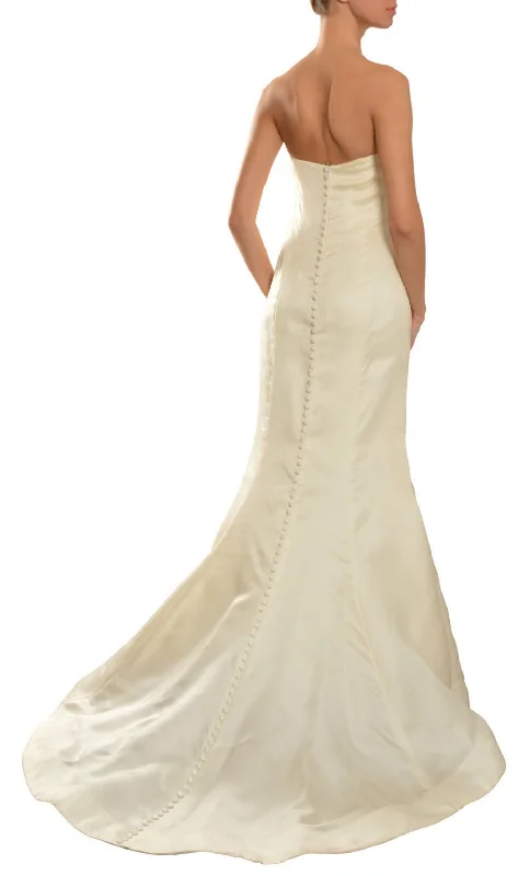 Vera Wang Ivory Strapless Silk Organza A-LineSale Alert – Get Ready to Shop!