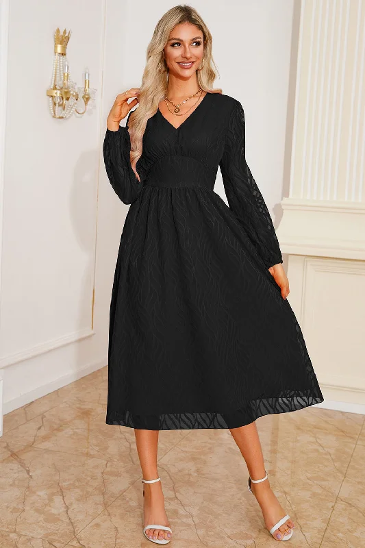 Black A Line V-Neck Mother Dress with Long SleevesFlash Deals – Act Quickly!