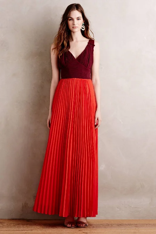 Contrast Color Long Evening Gowns with Pleated Chiffon SkirtShop the Hottest Deals! Contrast Color Long Evening Gowns with Pleated Chiffon SkirtShop the Hottest Deals!