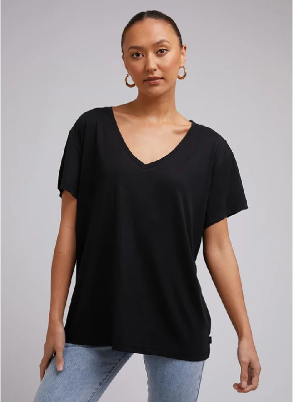 Silent Theory Harper Vee Tee BlackIncredible Savings Inside!