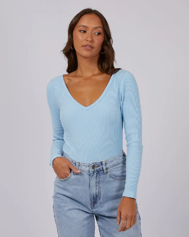 Silent Theory Lily L/S Tee SkyMust-Have Deals Inside!