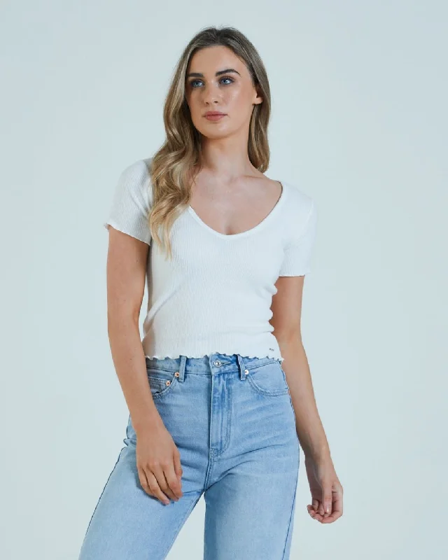 Catherine Tee WhiteAct Fast – Limited Time Savings!